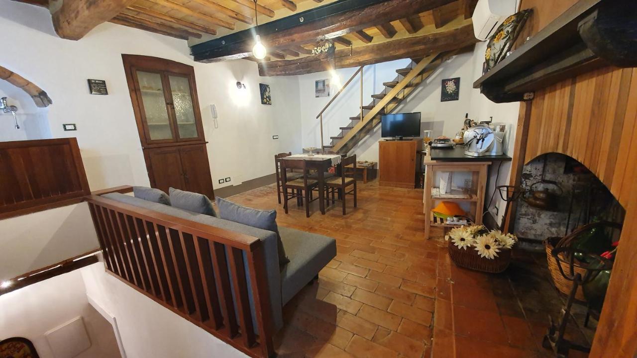 Le Casette Di Civitella- La Casa Di Rolando E Gina Lejlighed Civitella Del Lago Eksteriør billede